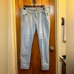 D.Jeans Light Blue Capri Jeans Size 12